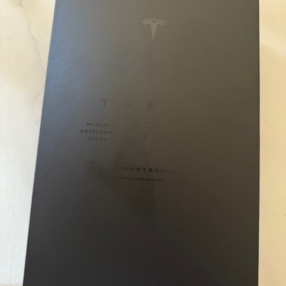 Tesla Tequila Mezcal Limited Edition - Picture 1 of 3